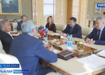 Казанда Саха — Якутия Республикасы Хөкүмәте рәисе белән очрашу