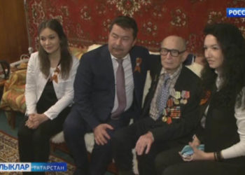 Әсхәт Гыйниатуллин 100 яшен тутырды