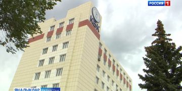 Беренчесе әзер, чиратта икенчесе
