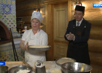 Курдак татар – казах дуслыгын ассызыклау өчен татар бәлеше камырына төрелде