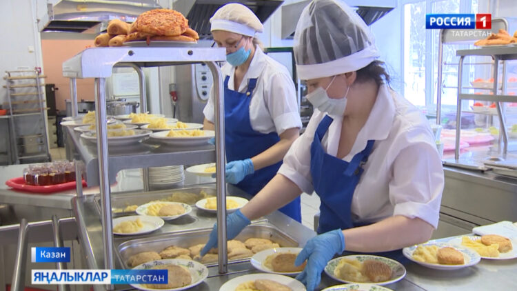 Шәһәрнең 160 мең укучысын кайнар ризык белән тәэмин итү