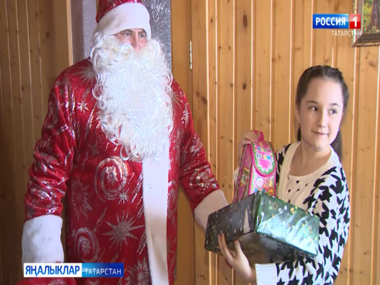 Теләче районының Баландыш авылы балалары Кыш бабайдан нинди бүләк сораган?