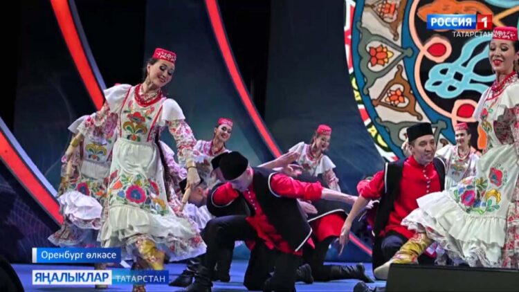 Татарстанның Дәүләт җыр һәм бию ансамбле Оренбург өлкәсендә гастрольлләрдә