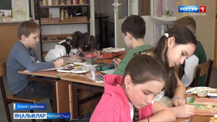 Балалар ил рәсемен ясый