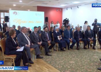 Рөстәм Миңнеханов татар фәнни, педагогик һәм иҗади зыялылар вәкилләре белән очрашты