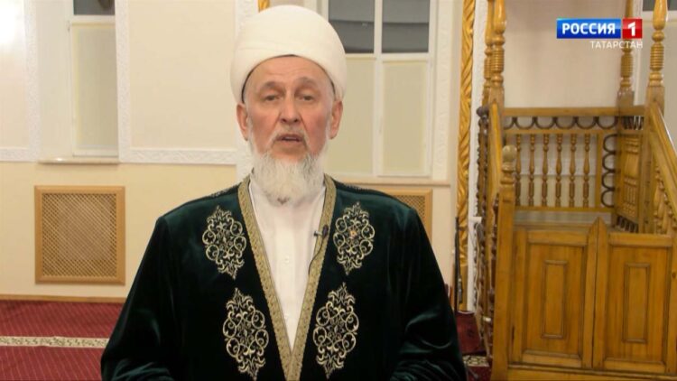 Рамазан гаетенә багышланган вәгазьне — Габделхәмит хәзрәт Зиннәтуллин сөйли