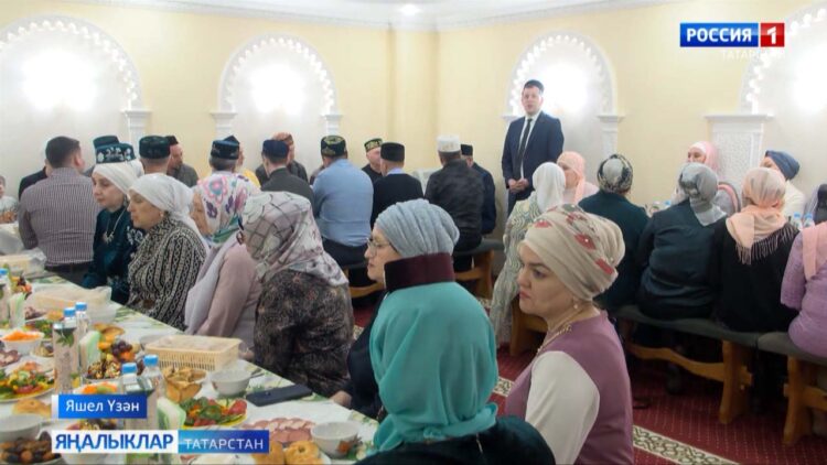 Яшел Үзәндә укытучылар өчен ифтар узды