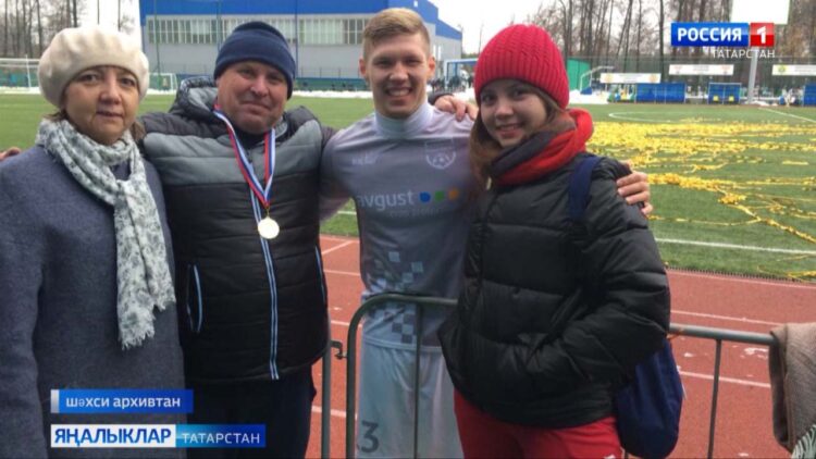 «Күркәм эшләр эзеннән…» сәхифәсендә Рәимовлар гаиләсе