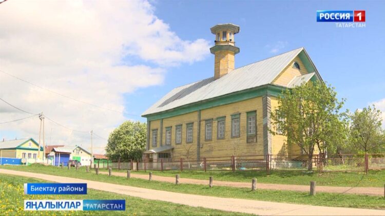 Биектау районының Айбаш авылындагы мәчетне төзекләндерү эшләре башланды