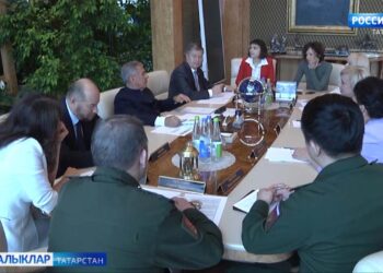 Рөстәм Миңнеханов ялда булган махсус хәрби операциядә катнашучылар белән аралашты