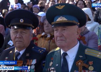 Меңьеллык мәйданда узган тантаналы парадка хөрмәтле сугыш, тыл ветераннарын зурларга Республикабыз халкы җыналды