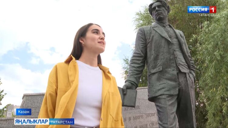 Казанда Һади Такташ һәйкәле янында иҗади очрашу узды