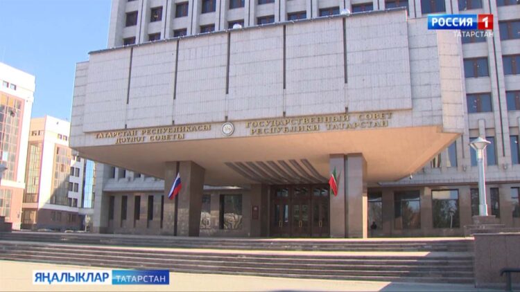 Бүген Дәүләт Советының кырык дүртенче утырышы уза.