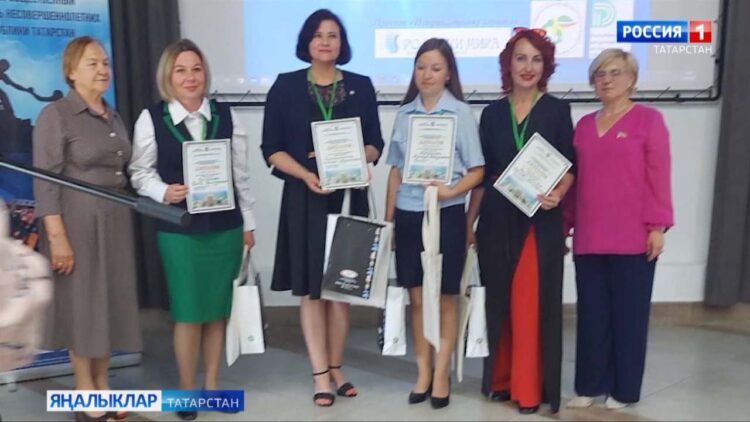 Иң яхшы җәмәгать тәрбиячесе кем ул?