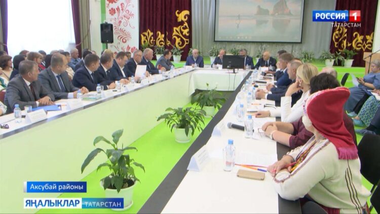 Аксубайда Кама аръягы районнары башлыклары, мәгариф һәм мәдәният бүлеге вәкилләре катнашында киңәшмә узды