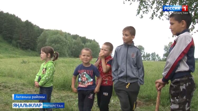 Тәрбиягә алынган балалар сабантуйда күңел ачты