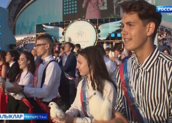 Бүген Казанда – мәктәпне тәмамлаучыларның гомумшәһәр чыгарылышы