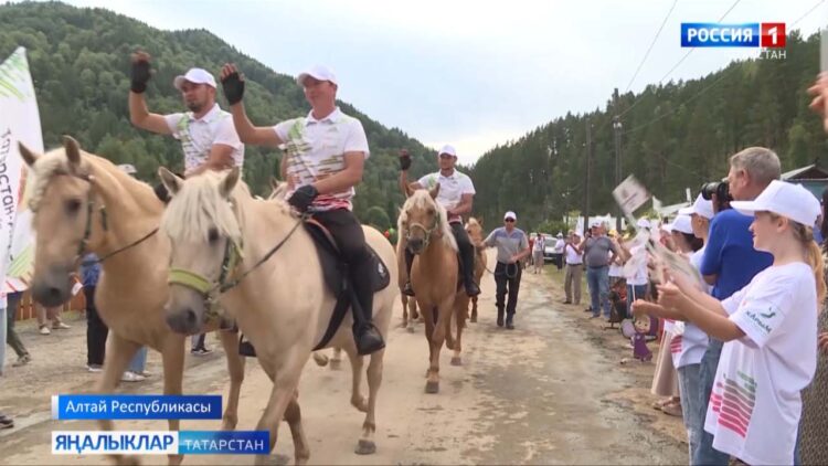 Татарстаннан киткән ат чабышы Алтайга килде