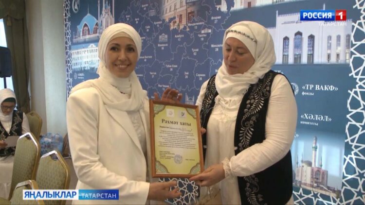 Абыстайлар килә төркем-төркем…