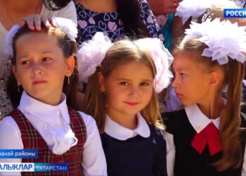 Азнакайда «Мəктəпкə жыенырга ярдəм ит» хəйрия акциясе кысаларында тантаналы чара оештырылды