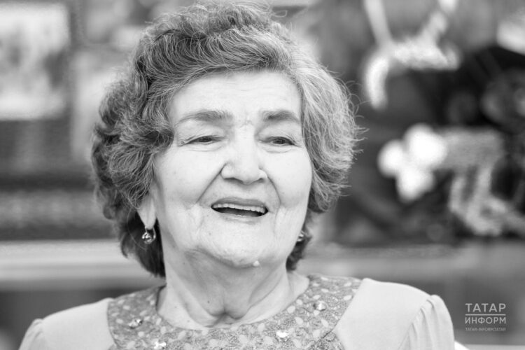 Флера Сөләйманова белән хушлашу иртәгә Мәрҗани мәчете алдында була