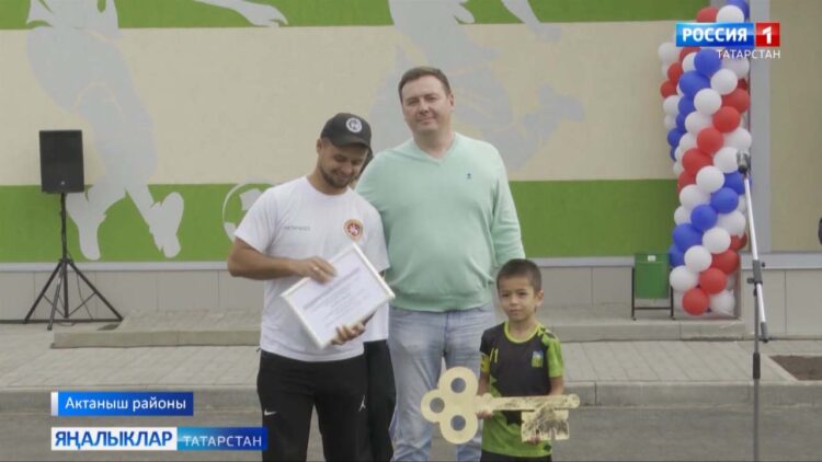 Актанышта футбол манежы ачылды