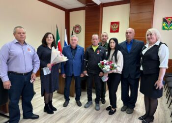 Махсус хәрби операциядә булган Лениногорск кешеләренә дәүләт бүләкләре тапшырылды