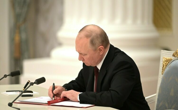 Путин Татарстанда яшәүче гаиләне медаль белән бүләкләде