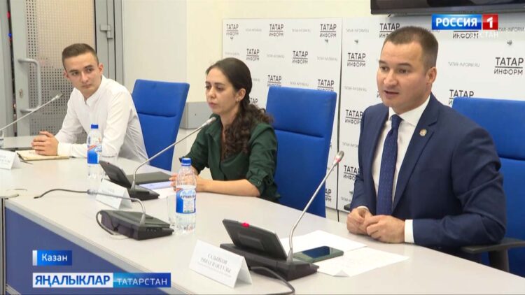 Казанда Татар яшьләре көннәре уза