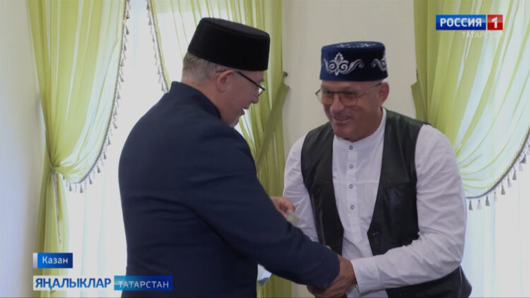 Апанай мәдрәсәсе шәкертләре гыйлемне бишектән ләхетка кадәр алырга кирәклеген үз мисалында исбатлый