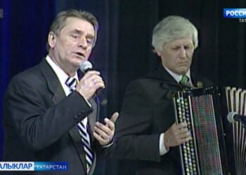 Татарстан радиосының музыкаль тапшырулар редакциясен җитәкләгән Рафаэль Ильясовның каберенә таш кую мәрасиме