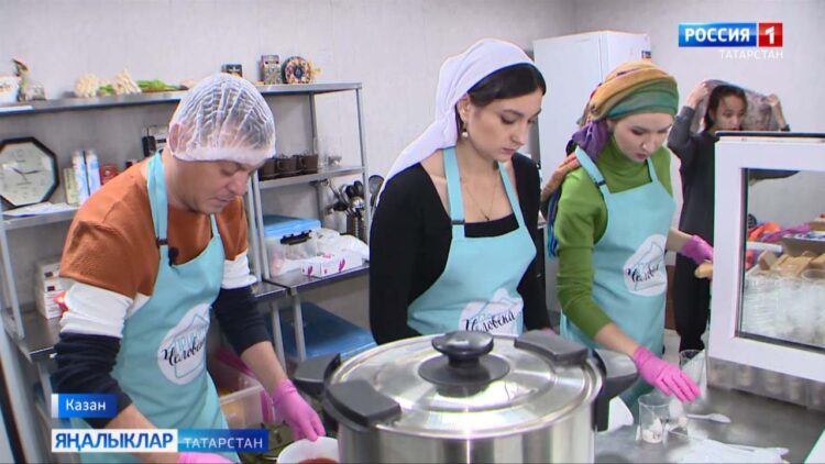 «Кеше приюты» ярдәм күрсәтү пунктында үткән марафонда безнең телерадиокампания журналистлары да катнашты