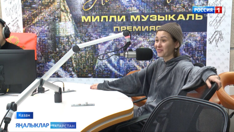 Алтын хитлар һәм халык мәхәббәте