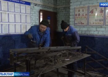 Кыр эшләреннән бушаган механизаторлар ремонтта