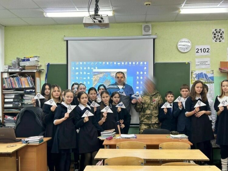 Махсус операциядән ялга кайткан хәрби белән очрашу