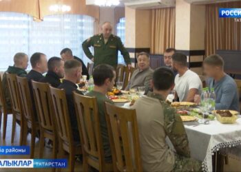 Махсус хәрби операция зонасыннан чираттагы ялга кайткан егетләр белән очрашу