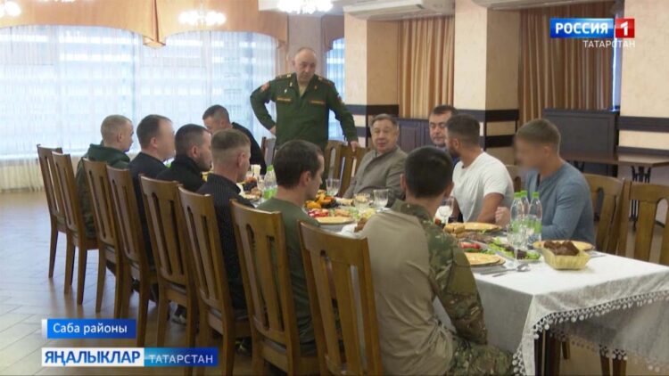 Махсус хәрби операция зонасыннан чираттагы ялга кайткан егетләр белән очрашу