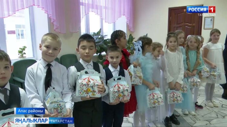 Кыш бабай, кар кызы, бүләкләре