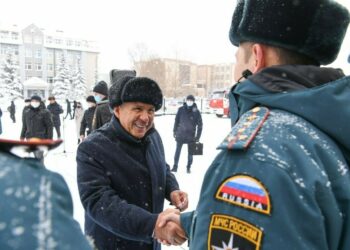 Рөстәм Миңнеханов коткаручыларны һөнәри бәйрәмнәре белән котлады