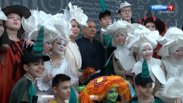 Болын чәчәкләре кебек