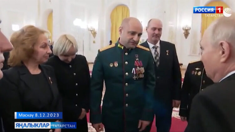 Владимир Путин киләсе елда Россия президенты сайлауларында катнашуы турында белдерде