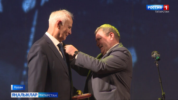 “Сират күпере”н кичкән әдип