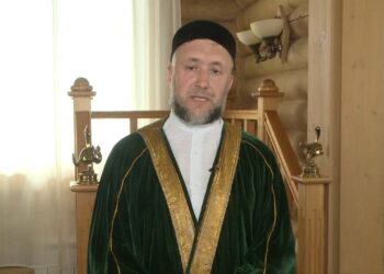 Вәгазьче — Рөстәм хәзрәт Зиннуров