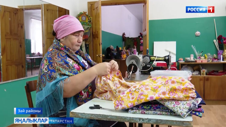 Мобилизацияләнгән якташларына алар төрле ярдәм күрсәтә.