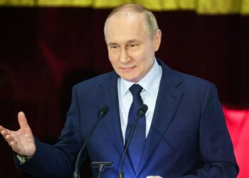 Путин яңа президент срогына кандидатурасын тәкъдим итү планы турында белдерде