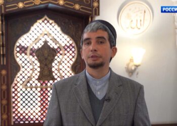 Вәгазьче — Алмаз Мөхлисов.