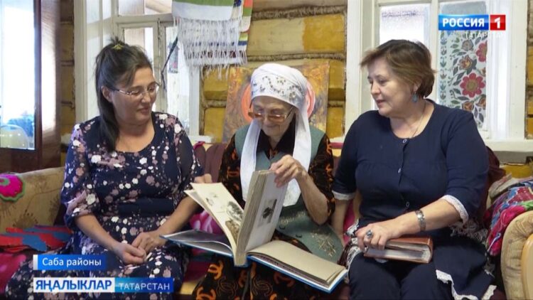 Саба районында яшәүче кул остасы, тукучы — Рәзинә Зиннурова