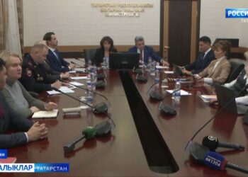 Илсур Һадиуллин: Мәктәпләр бер үк вакытта кәгазь һәм электрон журнал алып бара алмый