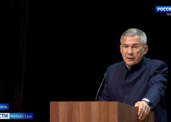 Рөстәм Миңнеханов: Безнең бөтен киләчәк укытучылардан тора