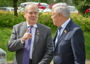 Фәрит Мөхәммәтшин Минтимер Шәймиевны туган көне белән котлады